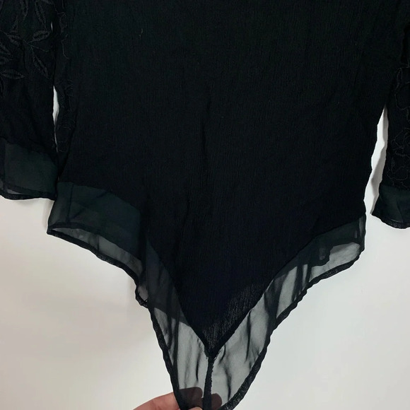 Womens Asymmetrical Hem Embroidered Blouse XS Witchycore Fairycore Whimsygoth - Picture 14 of 15